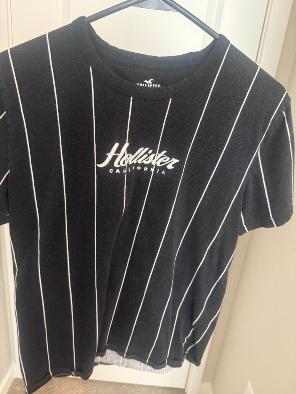 Hollister black tee